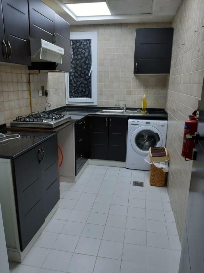 Decent Boys Hostel In Center Of Bur Dubai Next To Burjuman Metro Station With All Free Facilities Exterior foto